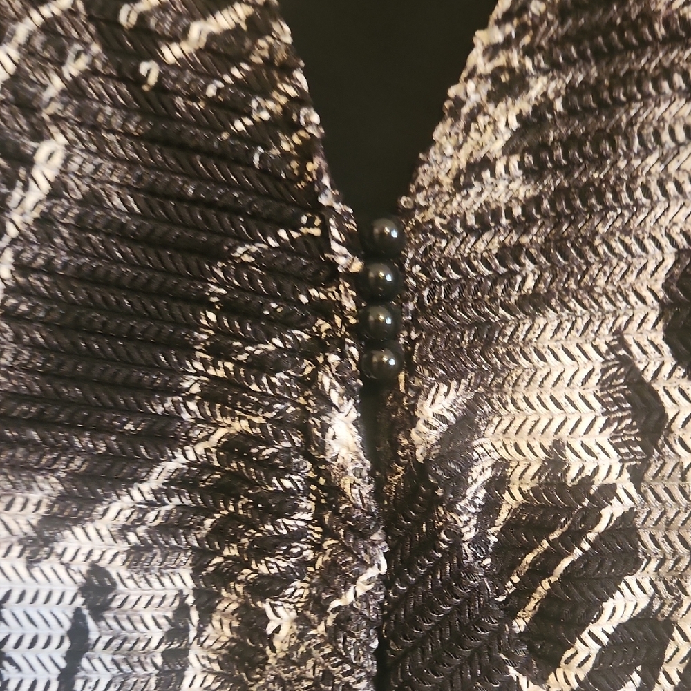 Elegant Black and Silver Patterned Blouse Sz Xl - Picture 3 of 10